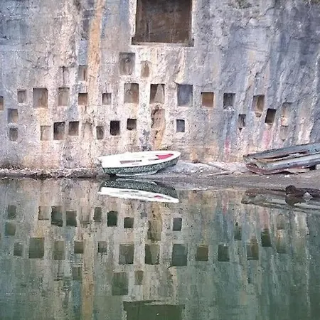 Mavi Ev